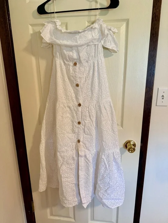 Zara White Off-Shoulder Eyelet Maxi Dress - Picture 4 of 6